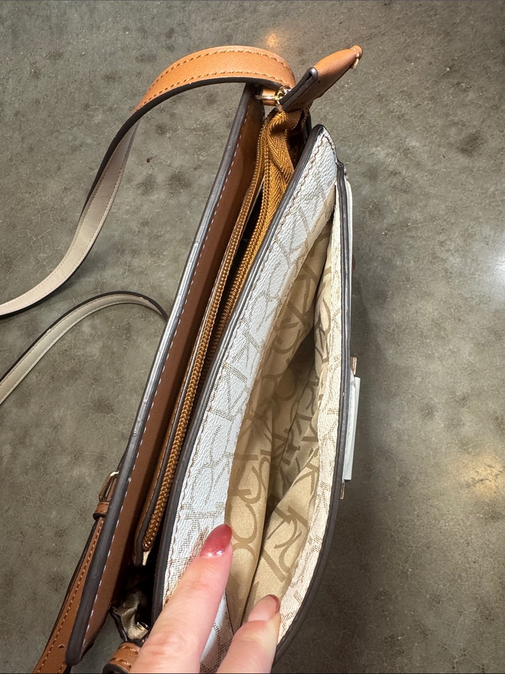 Calvin Klein purse - Picture 4 of 7